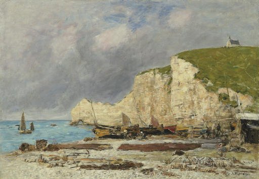 Etretat Barques echouees et falaise d'amont